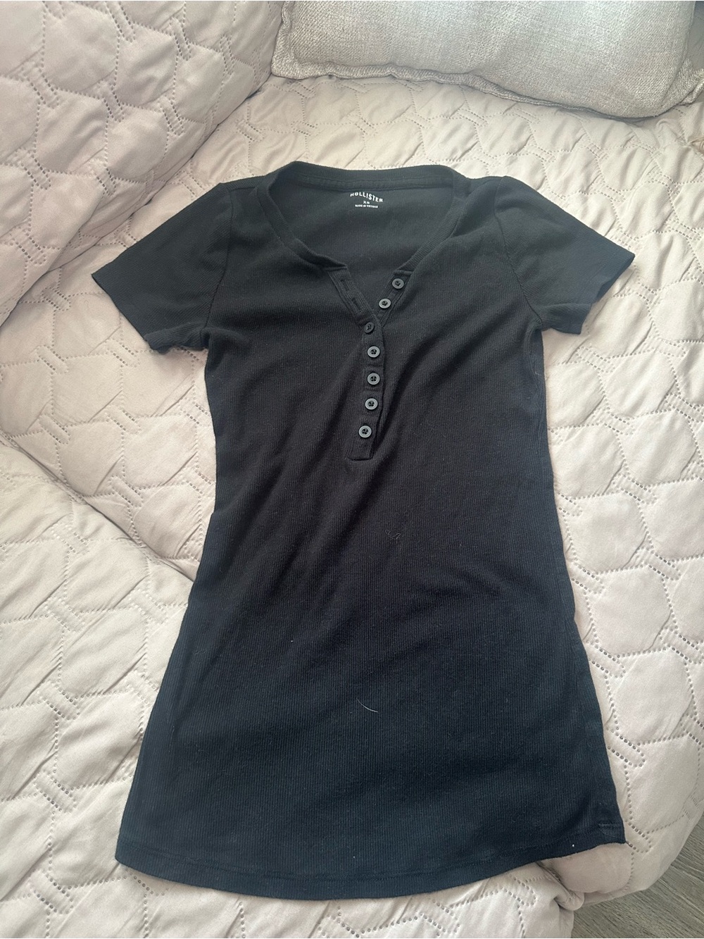Hollister Black Short-Sleeve Top